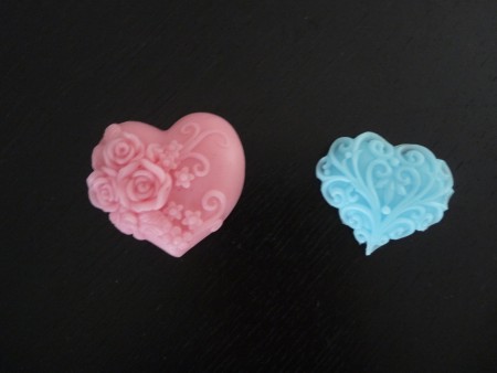 €1,50 bloemhart, andere hart is €0,85